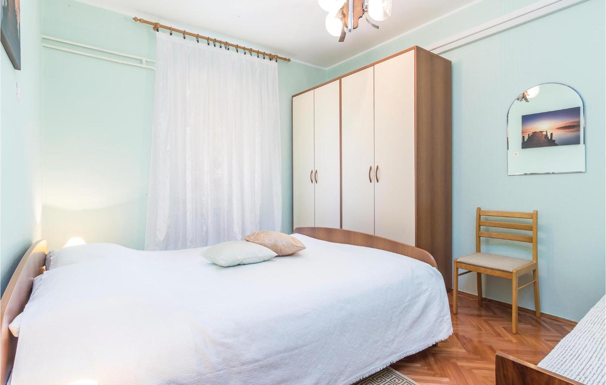 Cozy Apartment In Pican With Kitchen 외부 사진