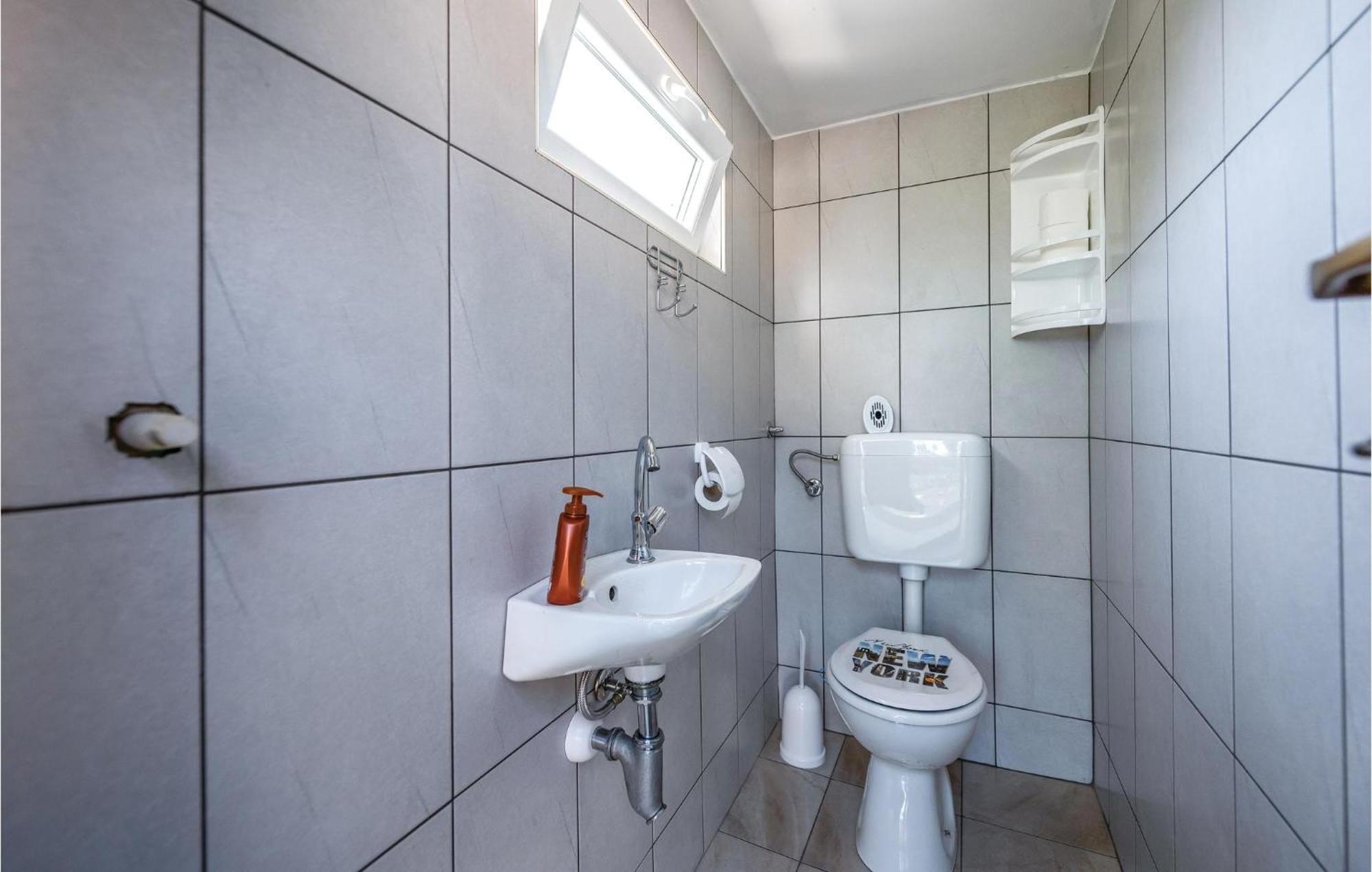Cozy Apartment In Pican With Kitchen 외부 사진