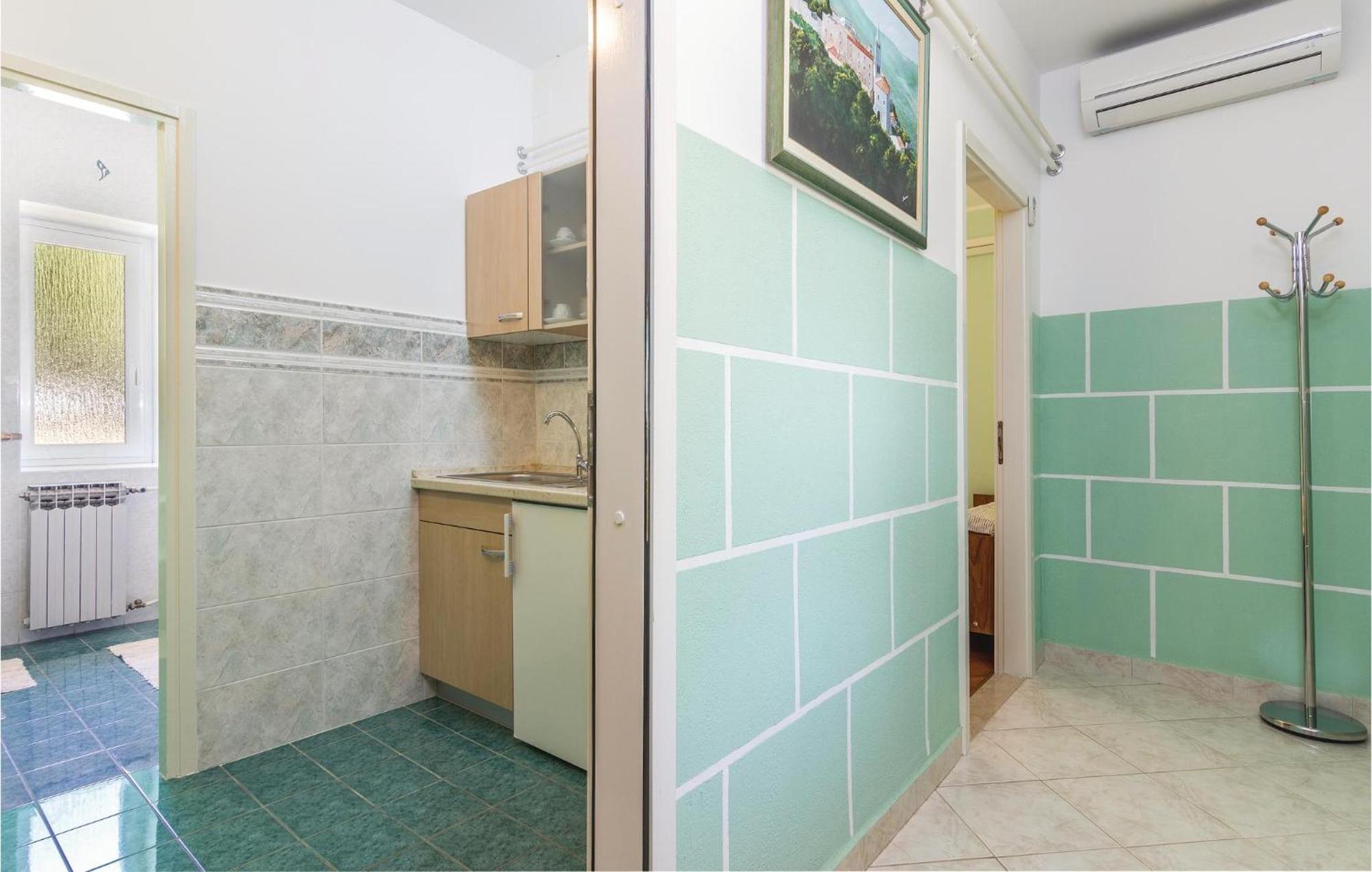 Cozy Apartment In Pican With Kitchen 외부 사진